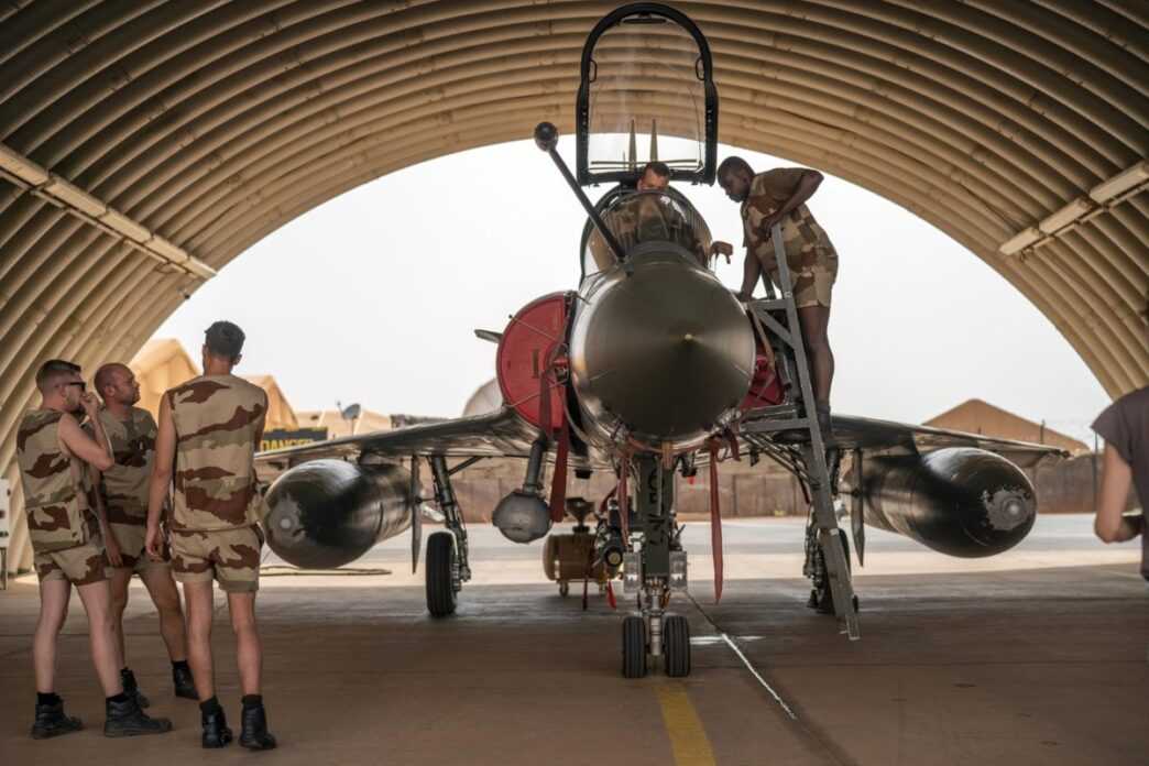 France Withdraws Military From Chad – Mirage Jets Fly Home