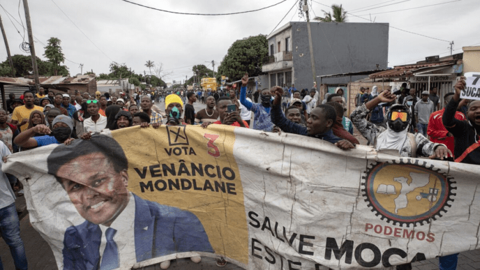 3 Dead as Police Clash with Supporters Welcoming Mondlane’s Return to Mozambique