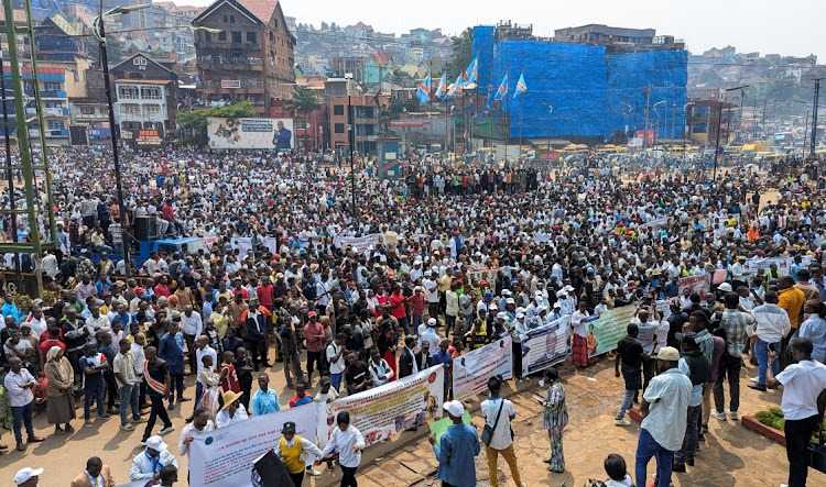 protesters attack embassies in congo amid rebel offensive2