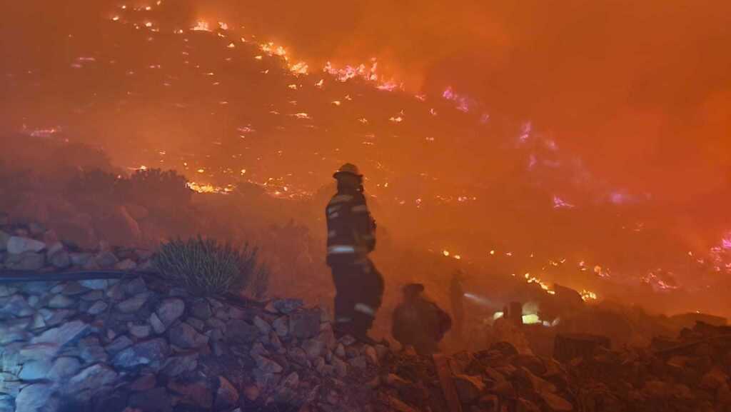 cape winelands wildfire rages on as firefighters battle 'out of control' blaze