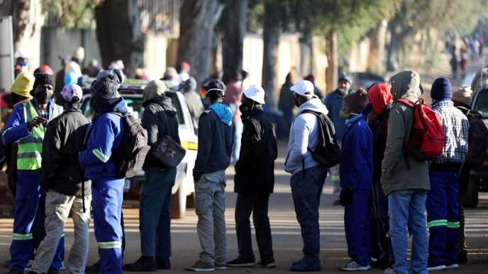 South Africa’s Unemployment Rate Drops Slightly to 31.9% in Q4 2025